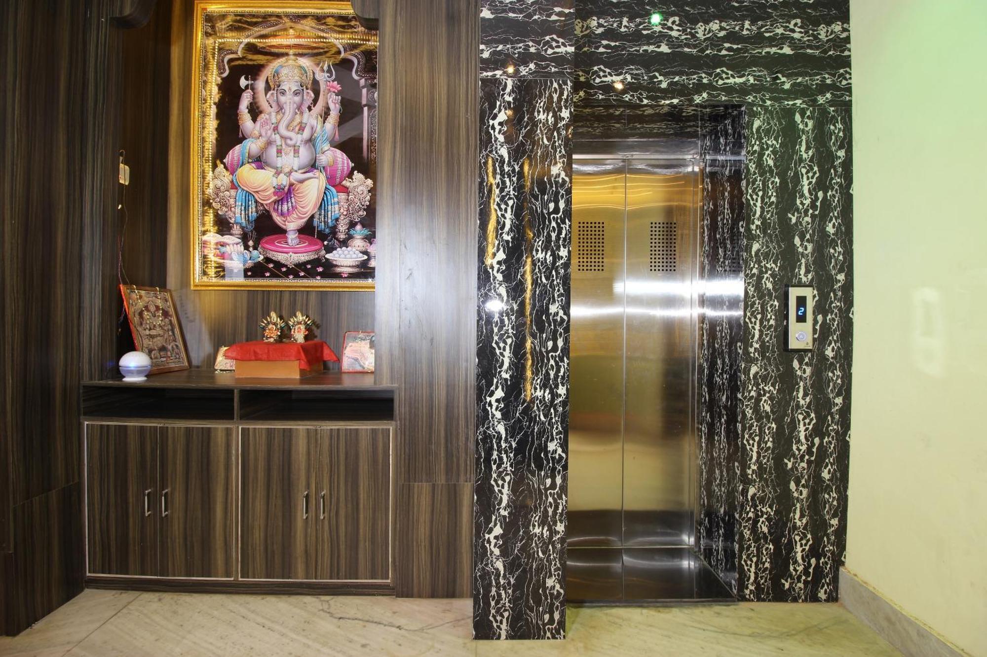 Hotel O Blue Diamond Varanasi Exterior photo