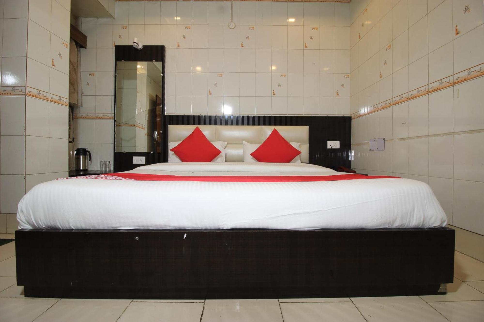 Hotel O Blue Diamond Varanasi Exterior photo