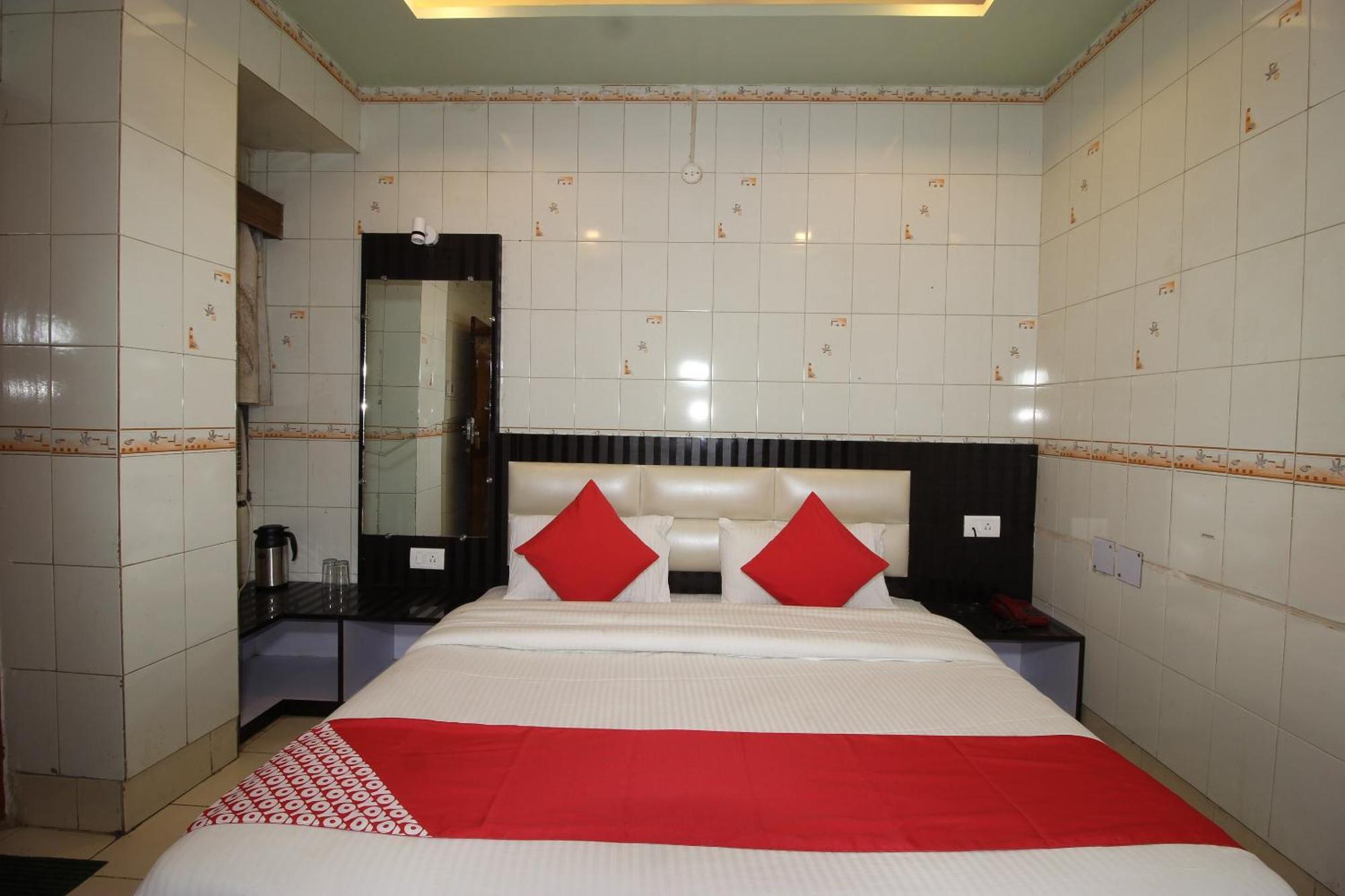 Hotel O Blue Diamond Varanasi Exterior photo