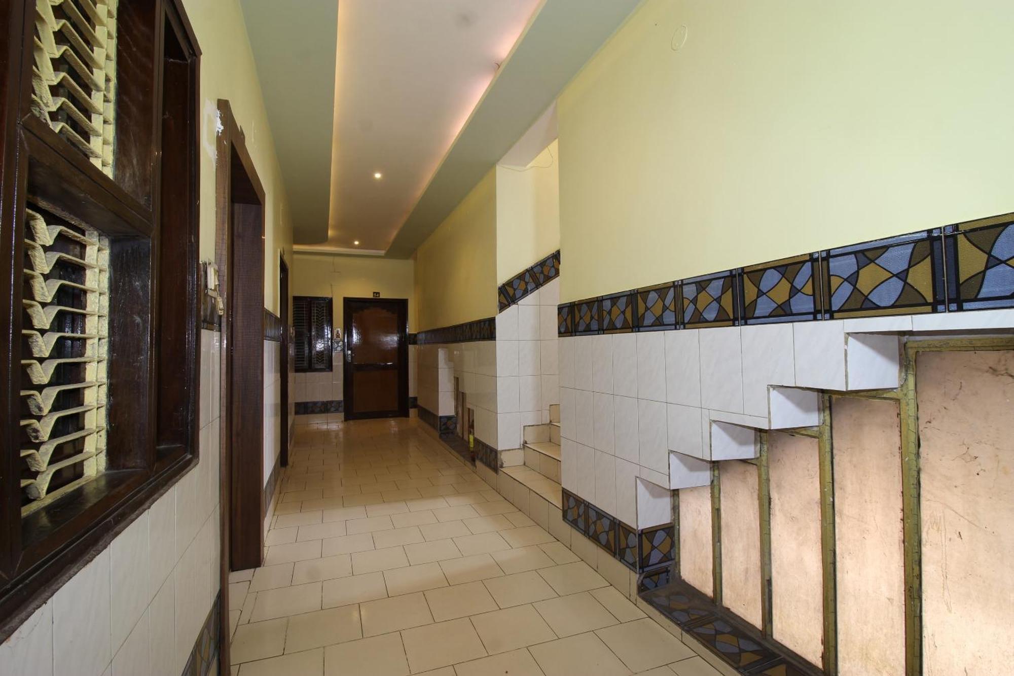 Hotel O Blue Diamond Varanasi Exterior photo